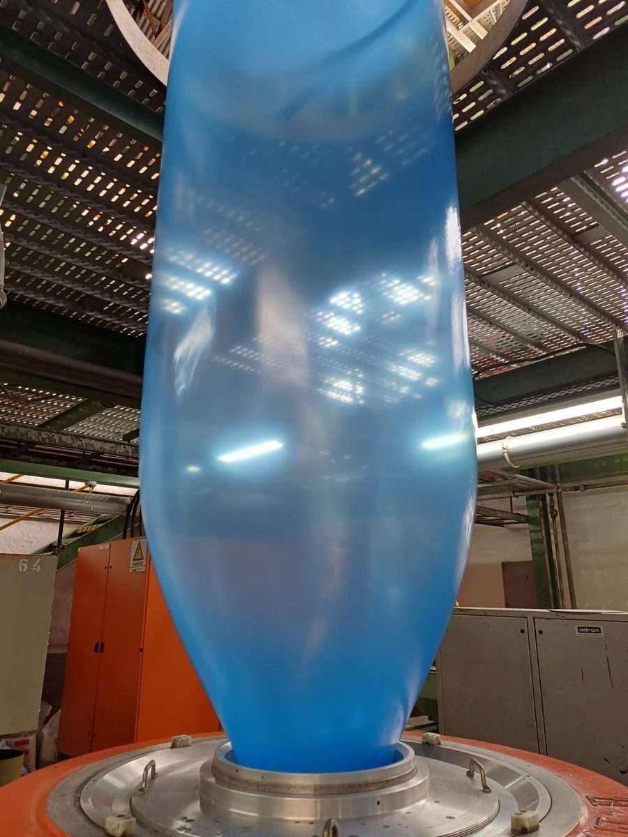 Blue film extrusion bubble